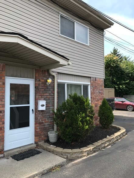 Primary Photo - 266 W 14 Mile Rd