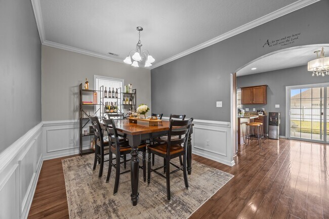 Building Photo - 841 Dynasty Dr