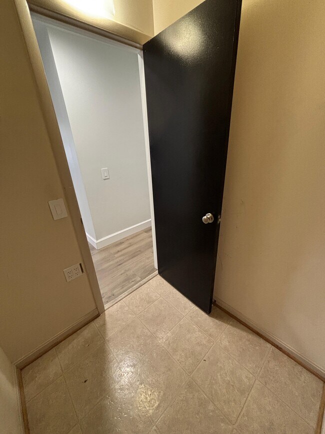 Building Photo - 5701 Lavender Plaza