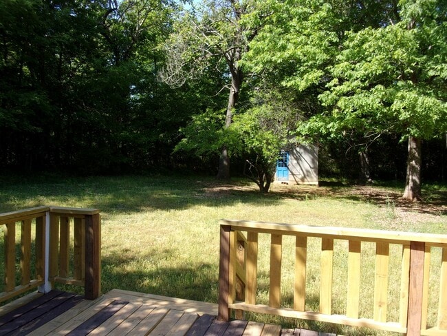 Building Photo - 3 Bedroom 1 1/2 Bath Home on 1 Acre in Newport
