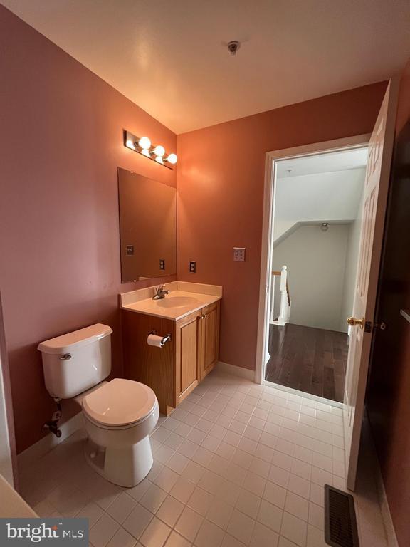 Building Photo - 637 Fawn Cir