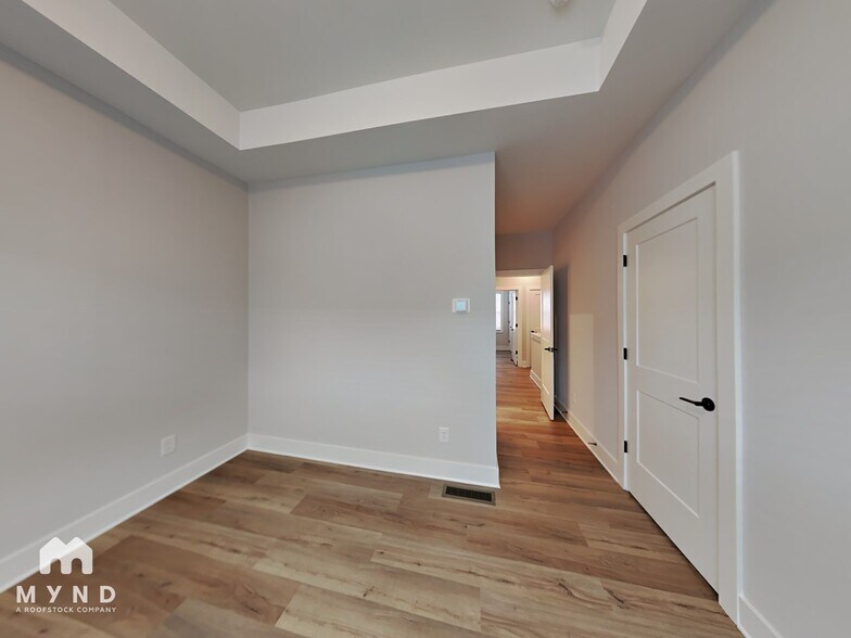 Building Photo - 155 Color Cir
