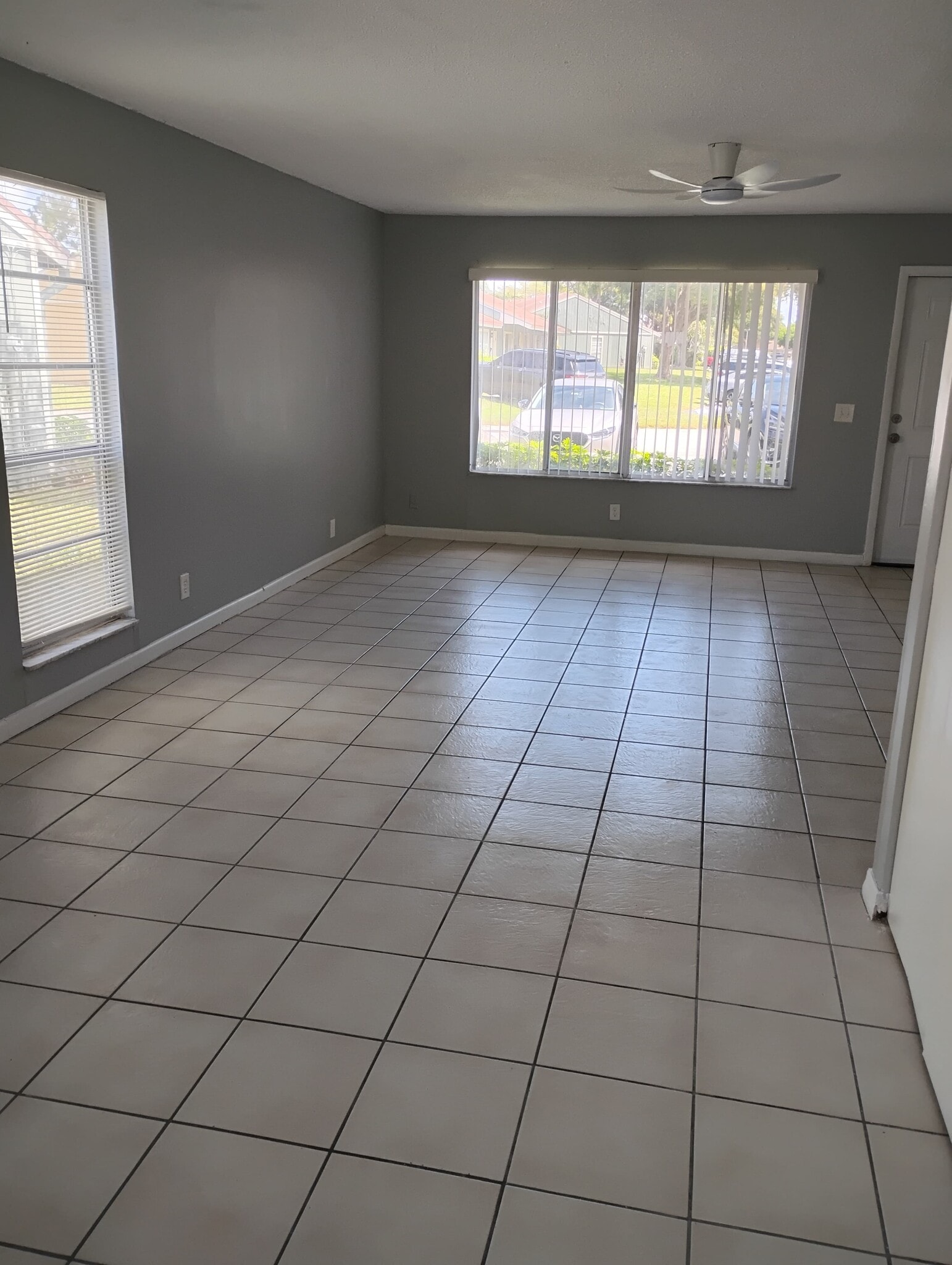 Building Photo - 4898 Orleans Ct