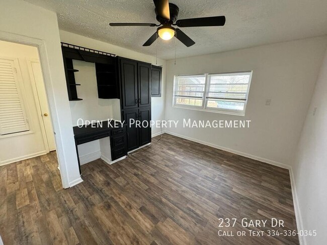 Building Photo - 237 Gary Dr