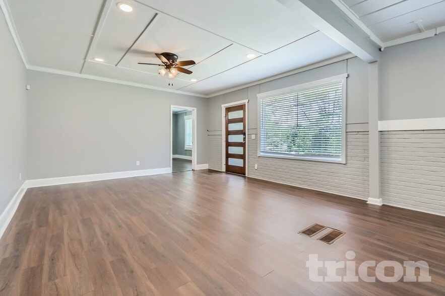 Building Photo - 141 Fairview Dr