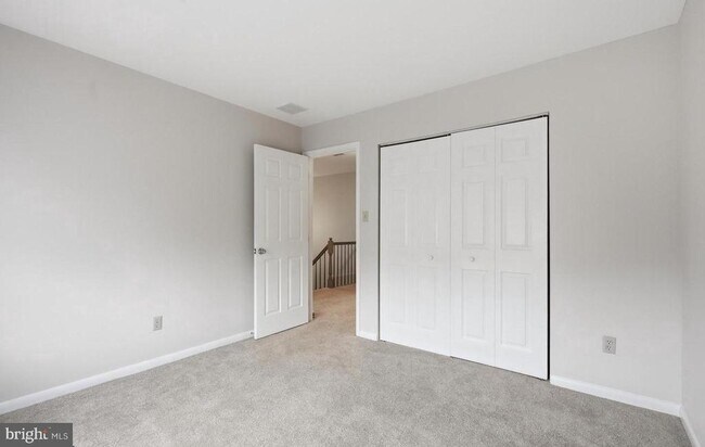 Building Photo - 362 Hamilton Dr