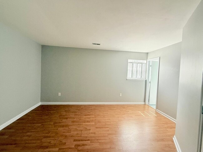 Building Photo - 2553 Stockbridge Dr