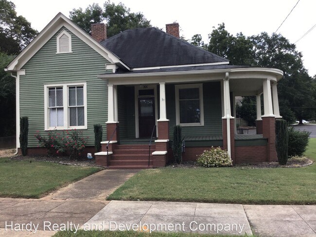 Primary Photo - 2 br, 1 bath House - 206 E. 8th Street