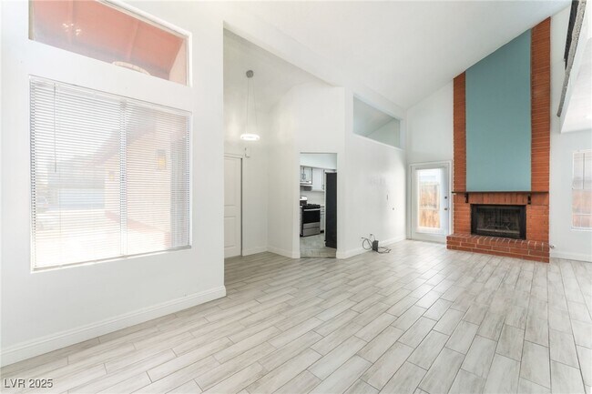 Building Photo - 3951 Steinbeck Dr