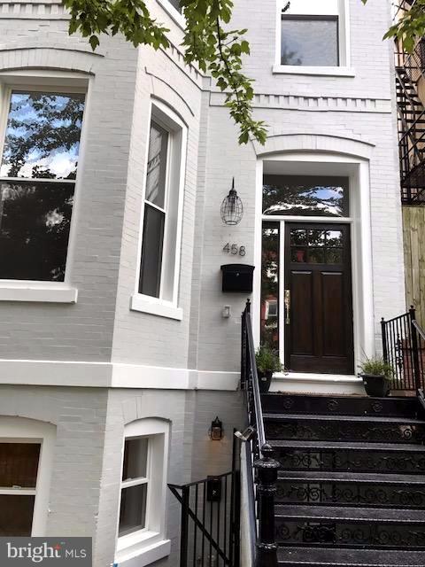 Primary Photo - 458 M St NW