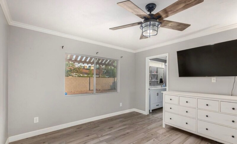 Building Photo - 839 W Posada Ave