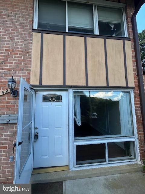 Building Photo - 10142 Fair Wds Dr