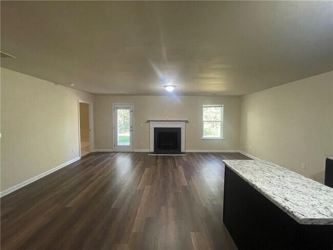 Building Photo - 160 Pine Ridge Rd