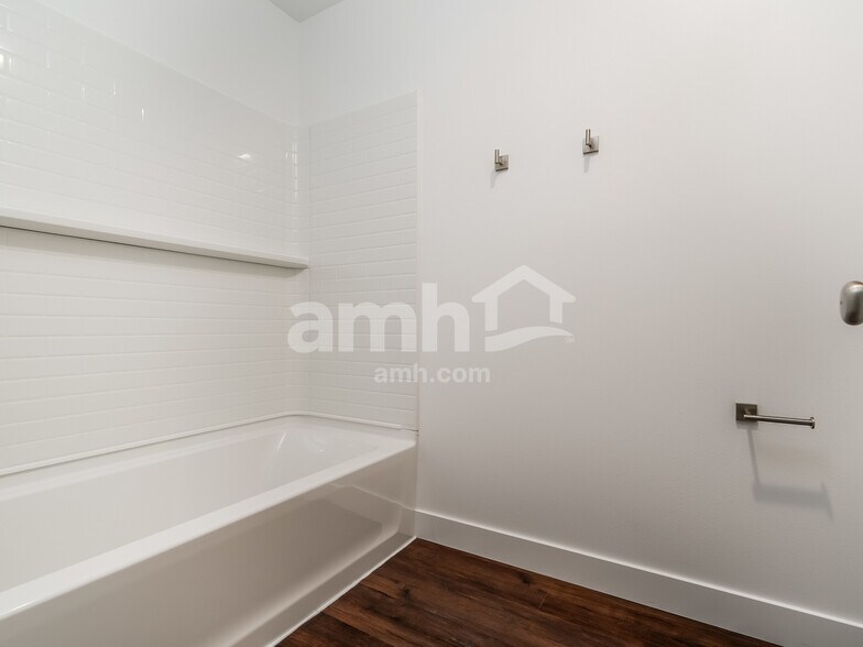 Building Photo - 7615 Verona Lp SW