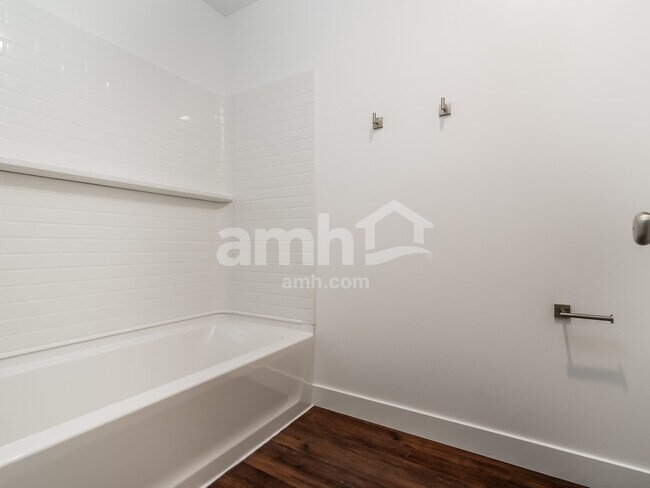 Building Photo - 7615 Verona Loop