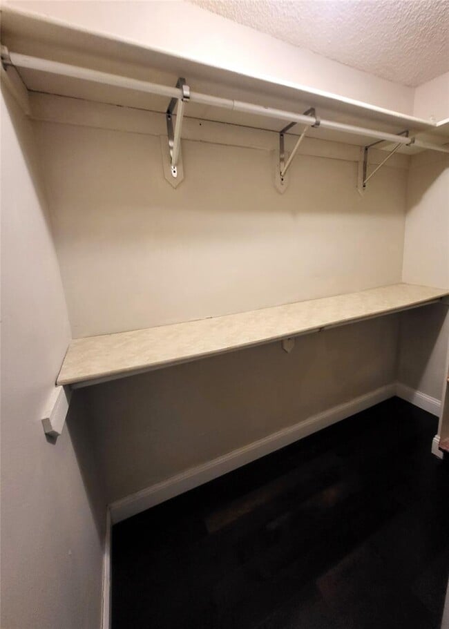 Building Photo - 13881 NE 2nd Ct