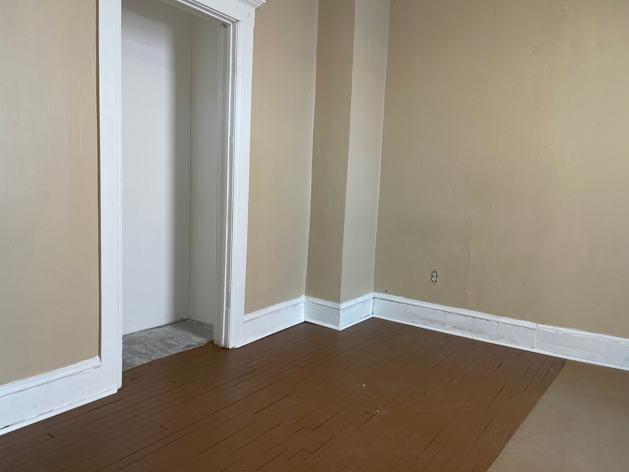 Building Photo - 288 Genesee St