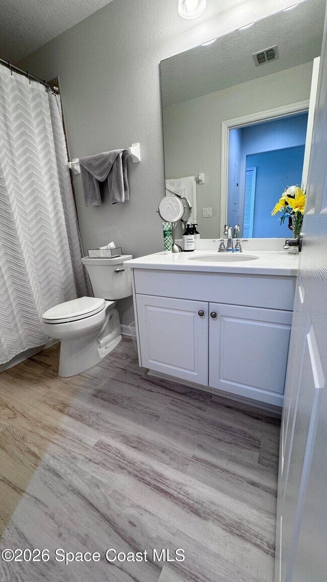 Building Photo - 6828 Toland Dr