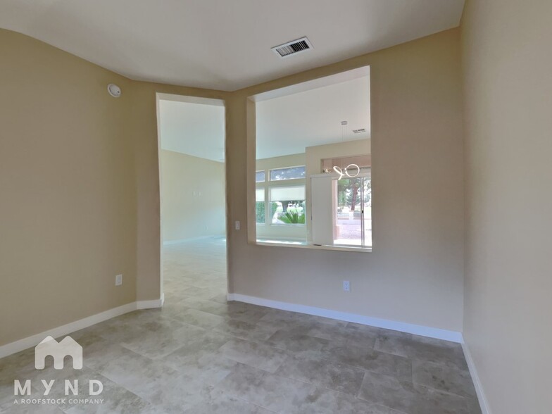 Building Photo - 21405 N 159th Dr