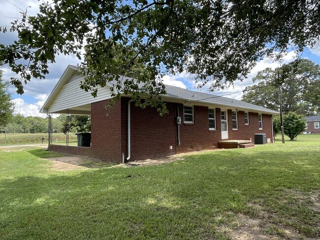 Building Photo - 27 Bethlehem Church Rd