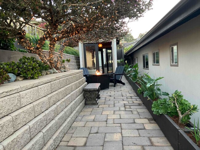 Building Photo - 705 Center Ct