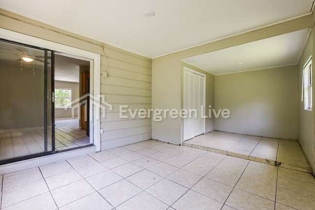 Building Photo - 4503 Drexel Ave