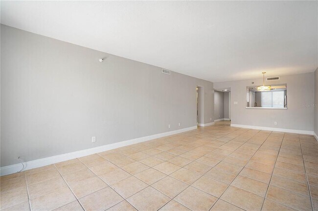 Building Photo - 201 W Laurel St