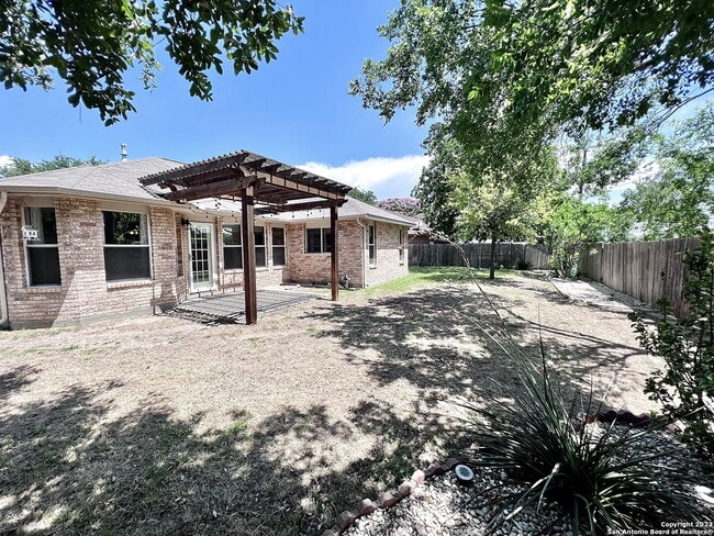 Building Photo - Charming 3-Bed Home Near Medical Center w/ Private Greenbelt Backyard!