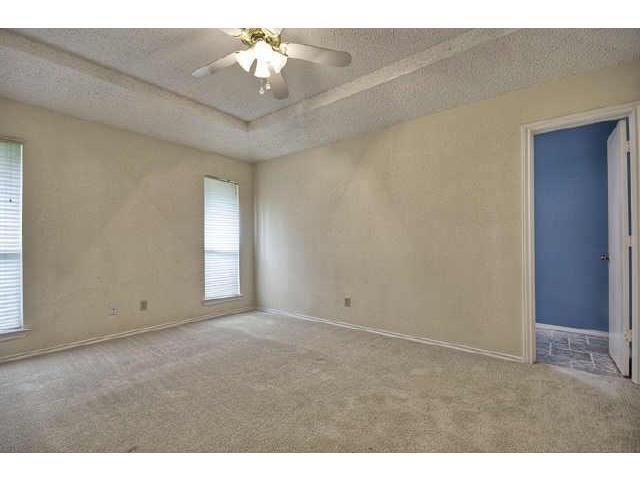Building Photo - 2021 Chalfont Dr