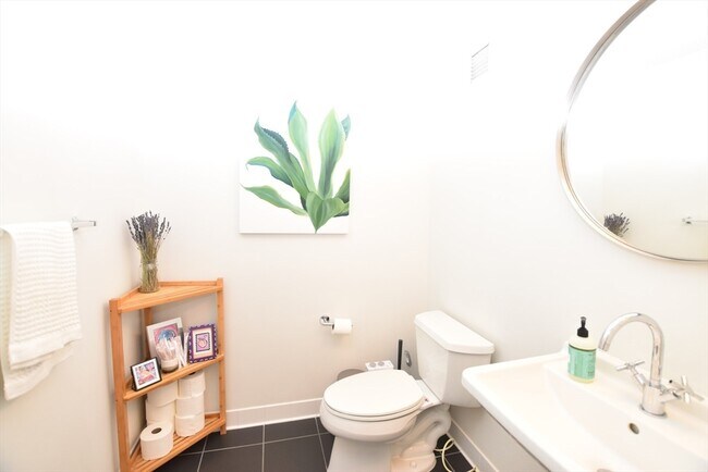 Building Photo - 1 Earhart St