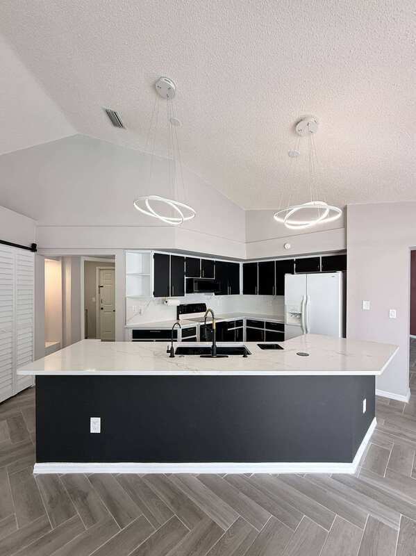 Building Photo - 1347 Overland Dr