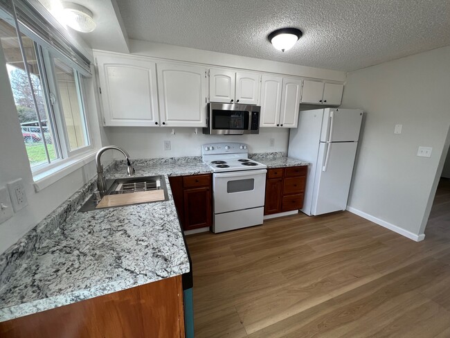 Building Photo - 3100 Juanipero Way