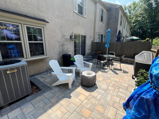 Building Photo - 301 Penns Ln
