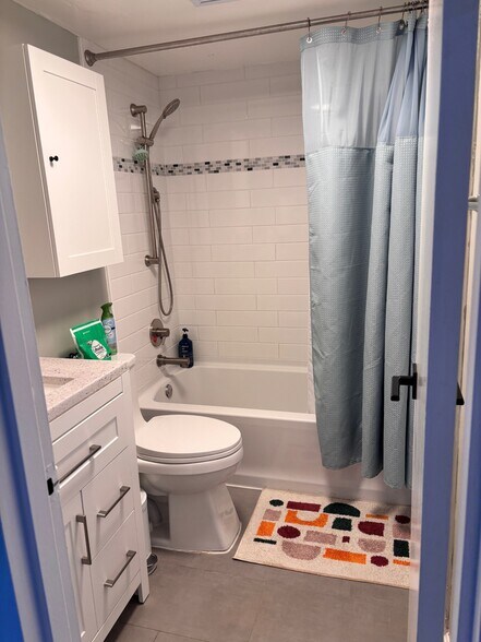 Building Photo - 4242 East West Hwy