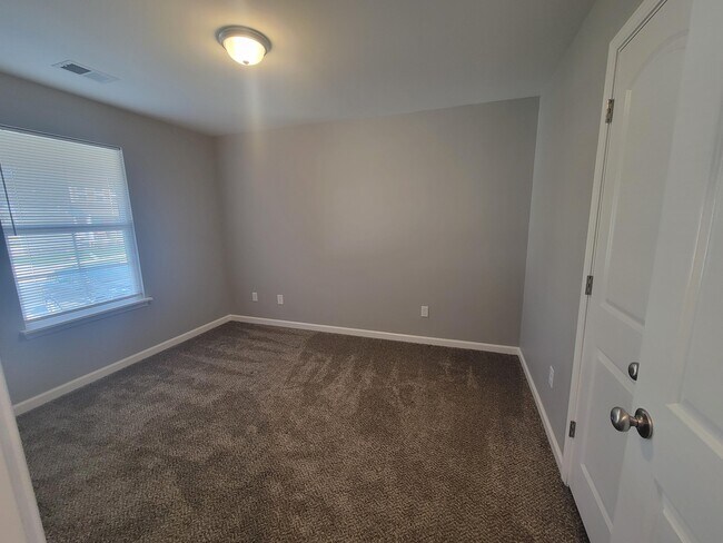 Building Photo - 132 Landry Ln