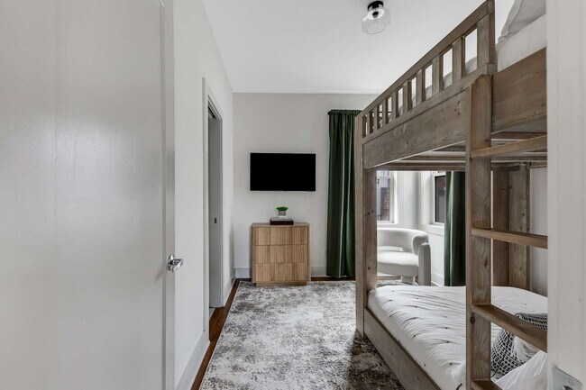 Building Photo - 1114A Wade Ave