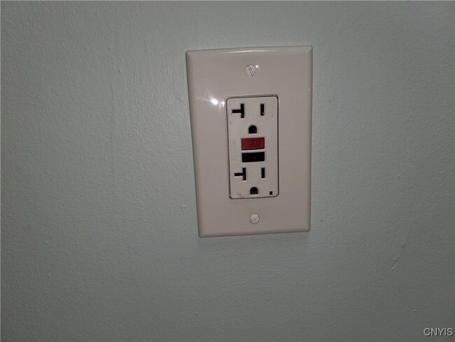 Building Photo - 134 W Seneca St