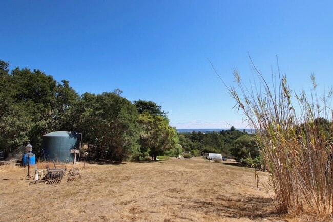 Building Photo - 46 Valley View Rd