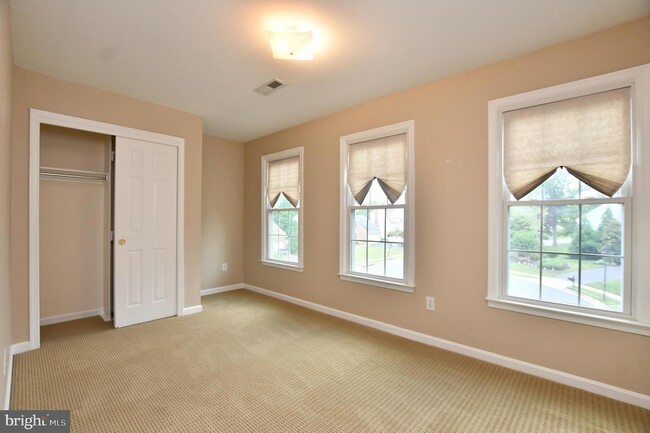 Building Photo - 350 Copperfield Ln