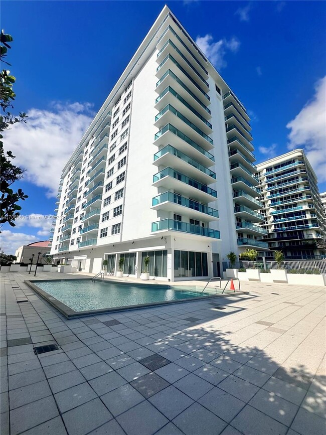 Building Photo - 9511 Collins Ave