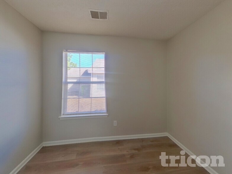 Building Photo - 3 Glen Knoll Ct