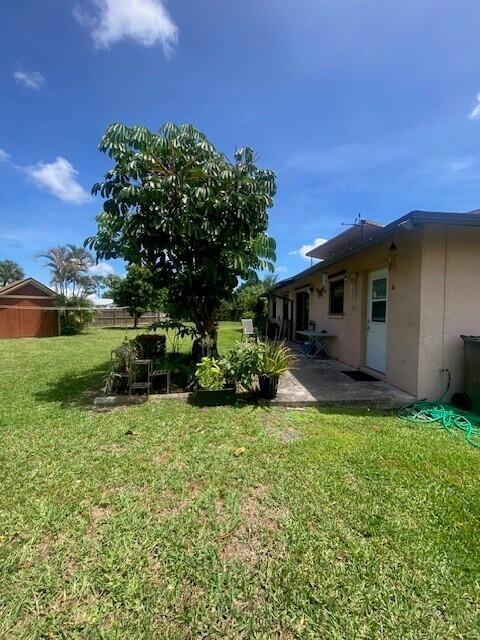 Building Photo - 1100 Cameo Cir