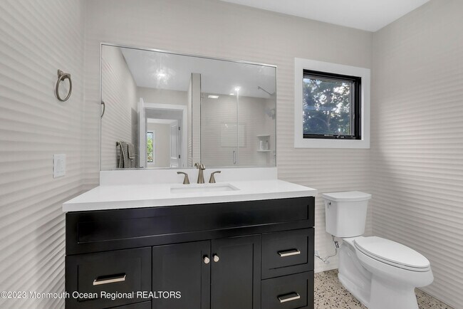 Building Photo - 265 Whalepond Rd