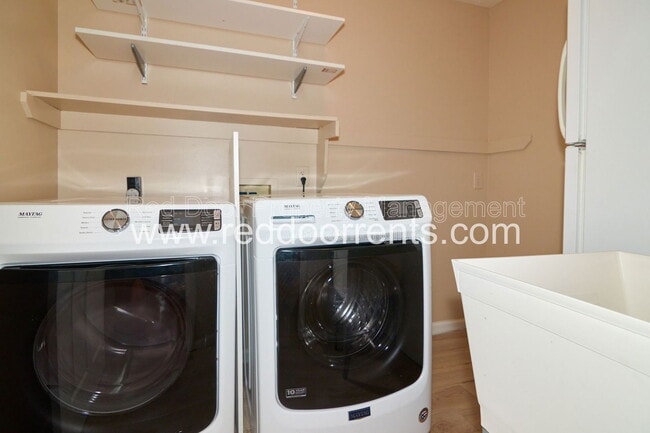 Building Photo - 12854 S Fleetwood Dr