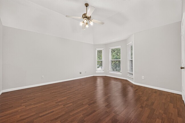 Building Photo - 12110 Laurel Ct