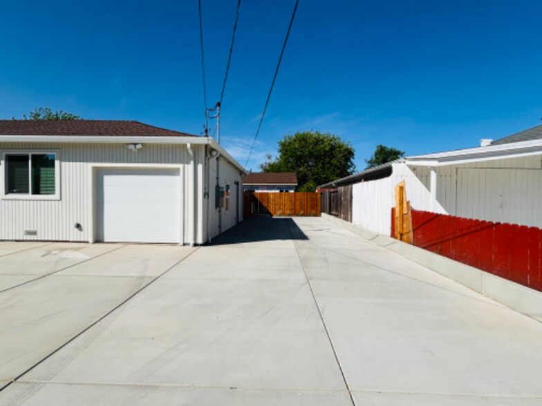 Primary Photo - 5037 Kenmore Dr