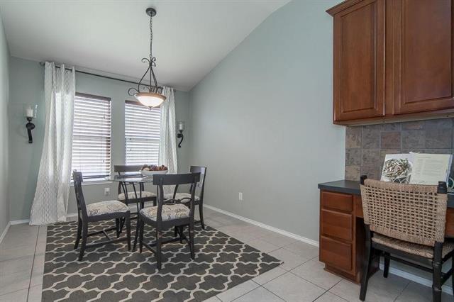 Building Photo - 5313 Comanche Wells Dr