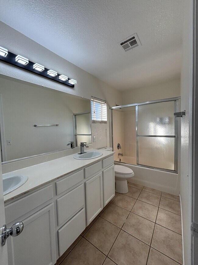 Building Photo - 5109 Meadow Rock Ave