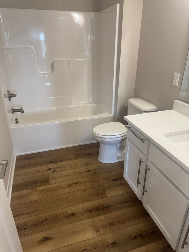 Building Photo - New 4 Bedroom | 2.5 Bath | Scenic Views | ...