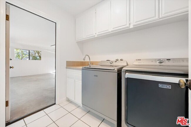 Building Photo - 3630 Roberts View Pl